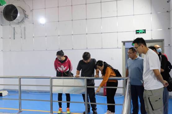 总刺猬猫官网最新版下载师梅立庚以及市
